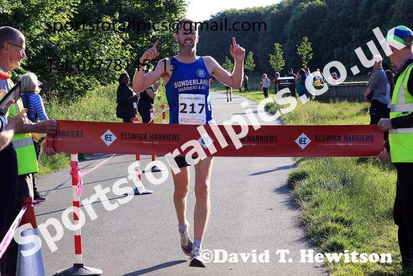 The 2024 Elswick Harriers Newburn River Run, Newcastle upon Tyne.  Photo: David T. Hewitson/Sports for All Pics